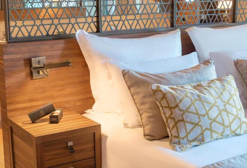 سوئیت جونیور اینتریور, D Maris Bay
