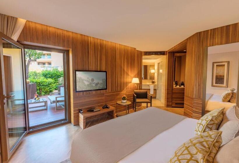 Classic Room with Views, D Maris Bay