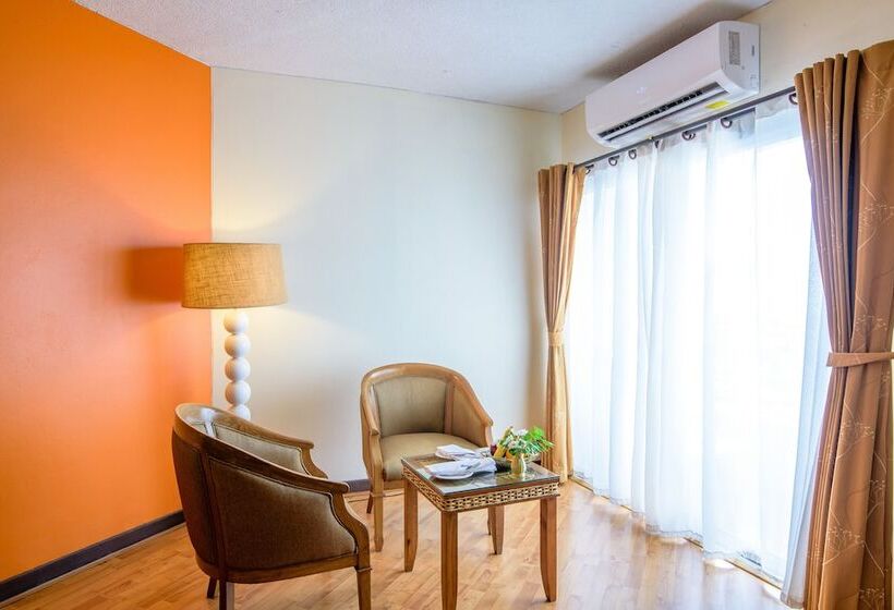 اتاق لوکس با چشم‌انداز دریا, Golden Beach Chaam