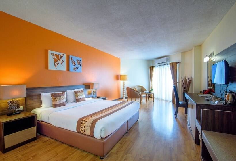 اتاق لوکس با چشم‌انداز دریا, Golden Beach Chaam