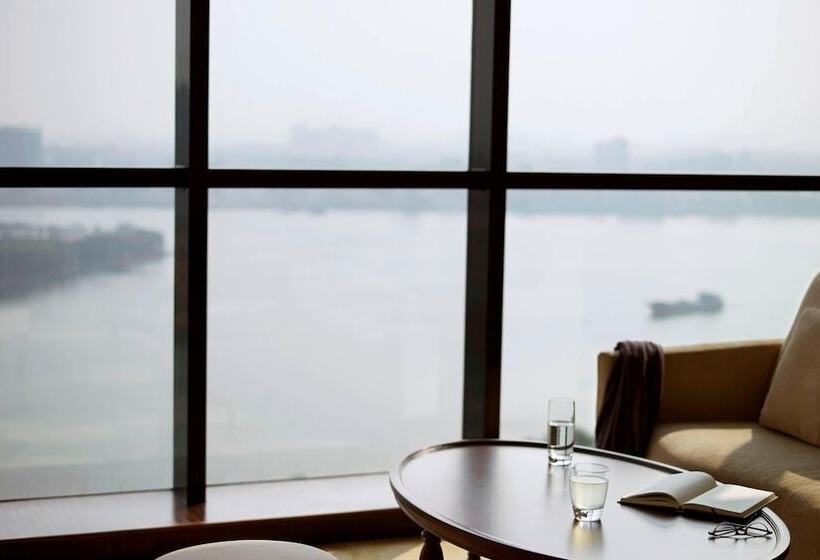 Люкс Клуб, Sheraton Shunde