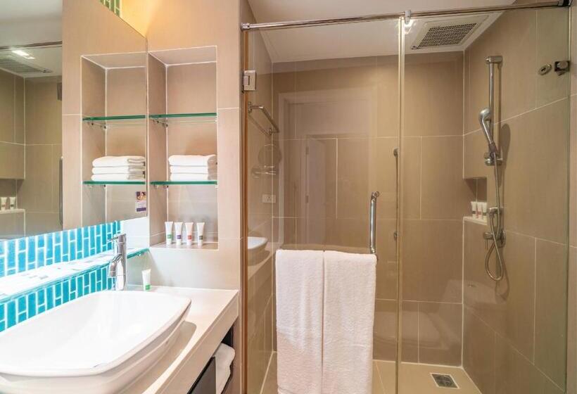 3 베드룸 프리미엄 스위트, Radisson Resort And Suites Phuket