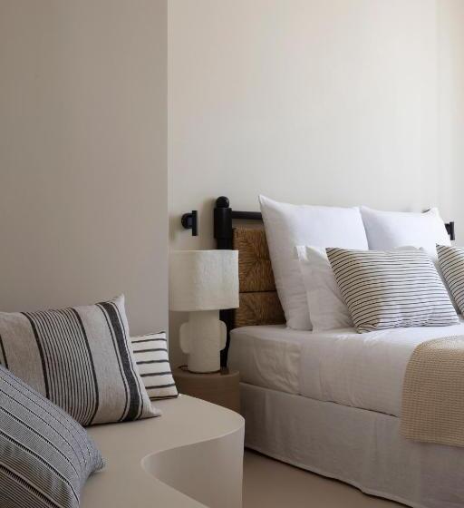 اتاق لوکس با بالکن, Yayaki Spetses