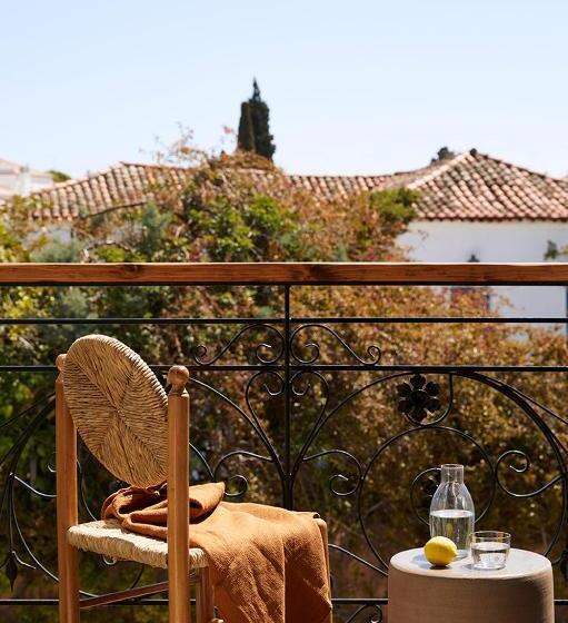 اتاق لوکس با بالکن, Yayaki Spetses
