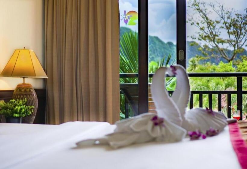 اتاق لوکس با چشم‌انداز استخر, Aonang Orchid Resort   Sha Extra Plus