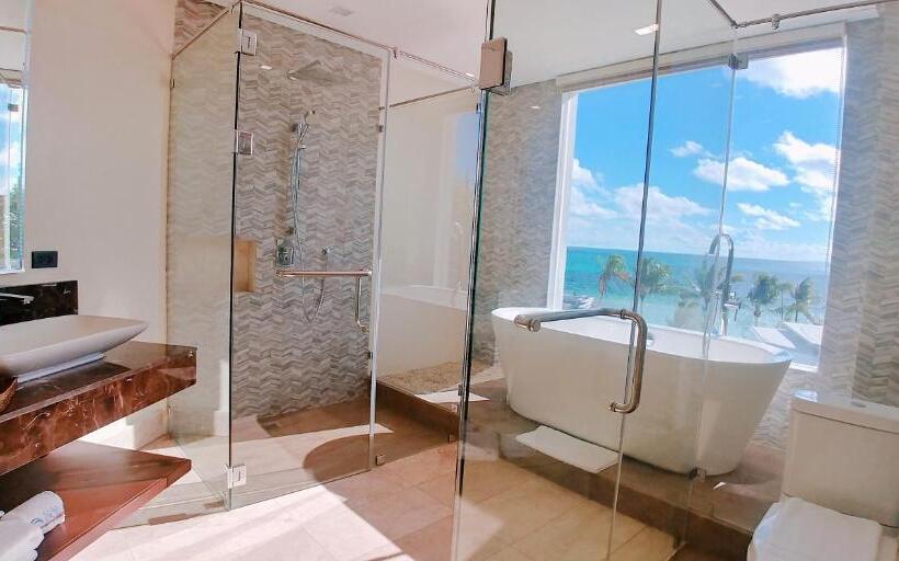 프레지덴셜 스위트, Boracay Ocean Club Beach Resort