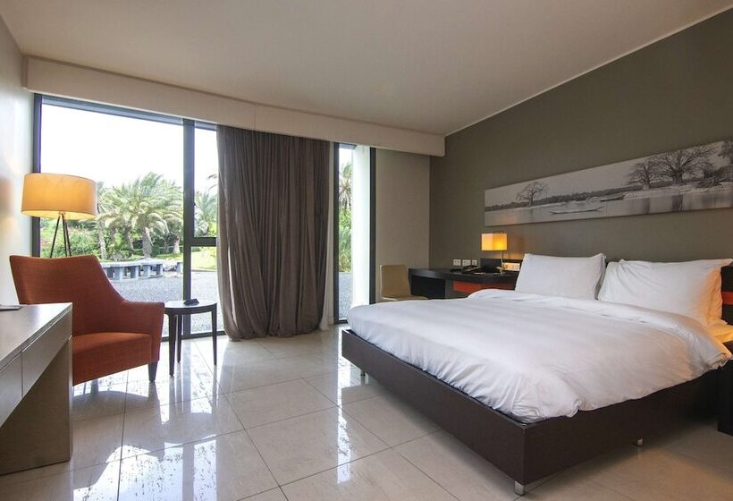 اتاق سوپریور با چشم‌انداز دریا و بالکن, Radisson Blu Hotel, Dakar Sea Plaza