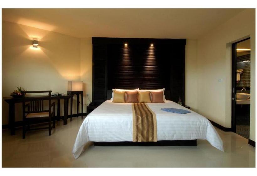 اتاق سوپریور با چشم‌انداز استخر, The Nouveau Chumphon Beach Resort And Golf