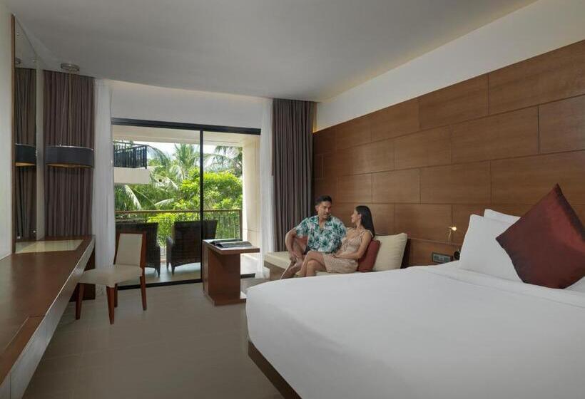带大床的高级房间, Novotel Phuket Kata Avista Resort And Spa