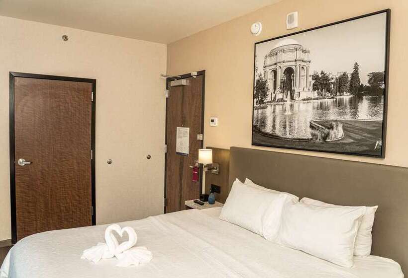 اتاق استاندارد با تخت بزرگ, Hampton By Hilton Dublin City Centre
