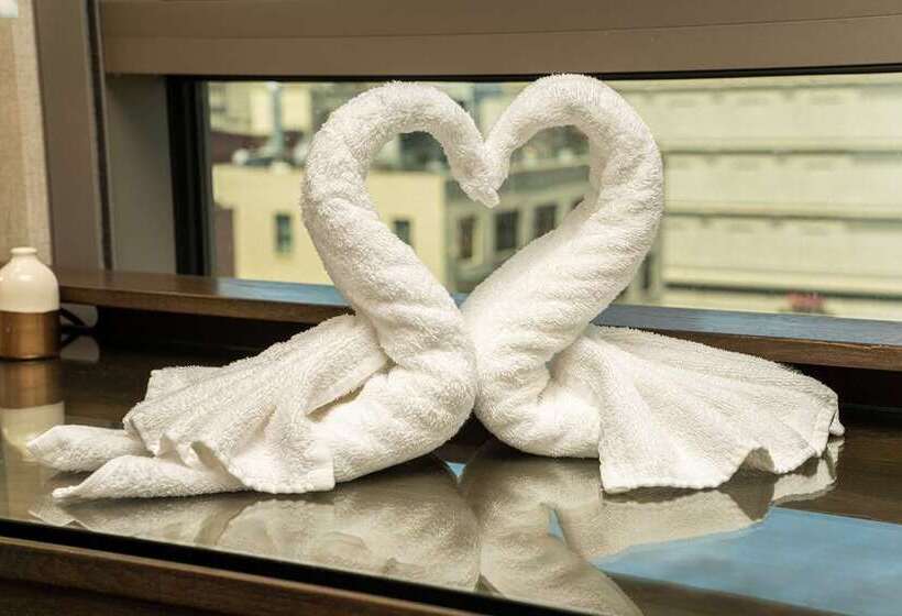 اتاق استاندارد با تخت بزرگ, Hampton By Hilton Dublin City Centre