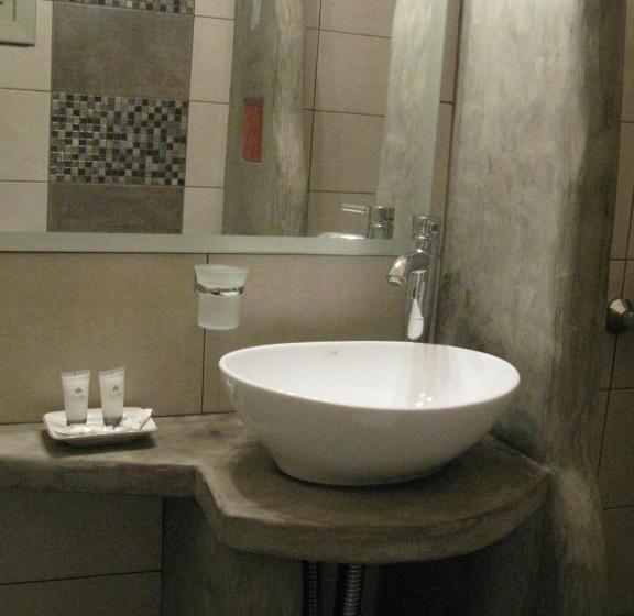 إستوديو قياسى, Alexandra S Rooms