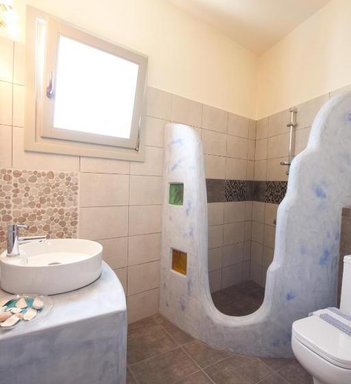 Четырехместный Номер Стандарт, Alexandra S Rooms