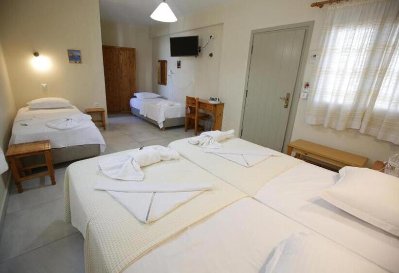 غرفة قياسية رباعية, Alexandra S Rooms