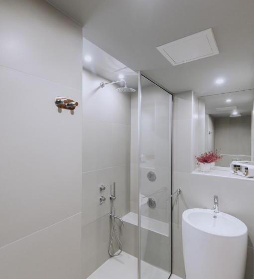 Полулюкс, Flisvos Royal Hotel & Suites
