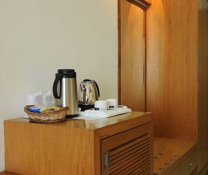 Quarto Deluxe, Inder Residency Resort & Spa Udaipur