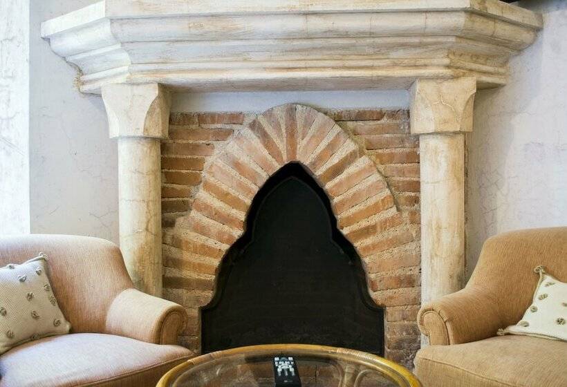 سوییت, Posada De Los Leones