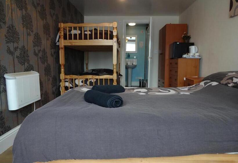 اتاق خانوادگی, Travellers Rest Motel