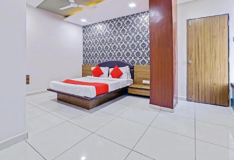 Номер Deluxe, Shiv Inn Vadodara