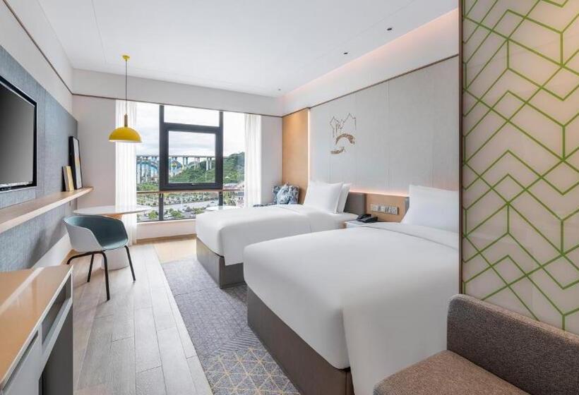 اتاق استاندارد با چشم‌انداز کوهستان, Holiday Inn Tongren Wanshan, An Ihg