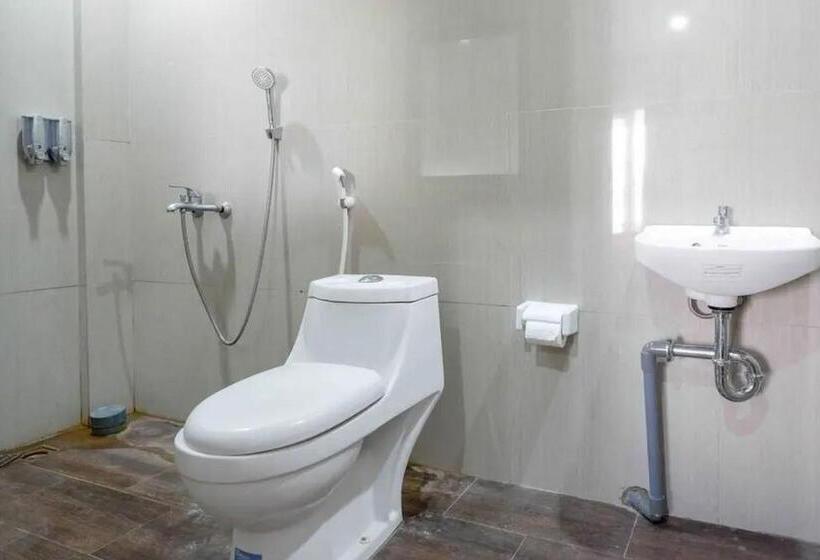 Номер Стандарт, Reddoorz Near Stadion Kridosono Blora