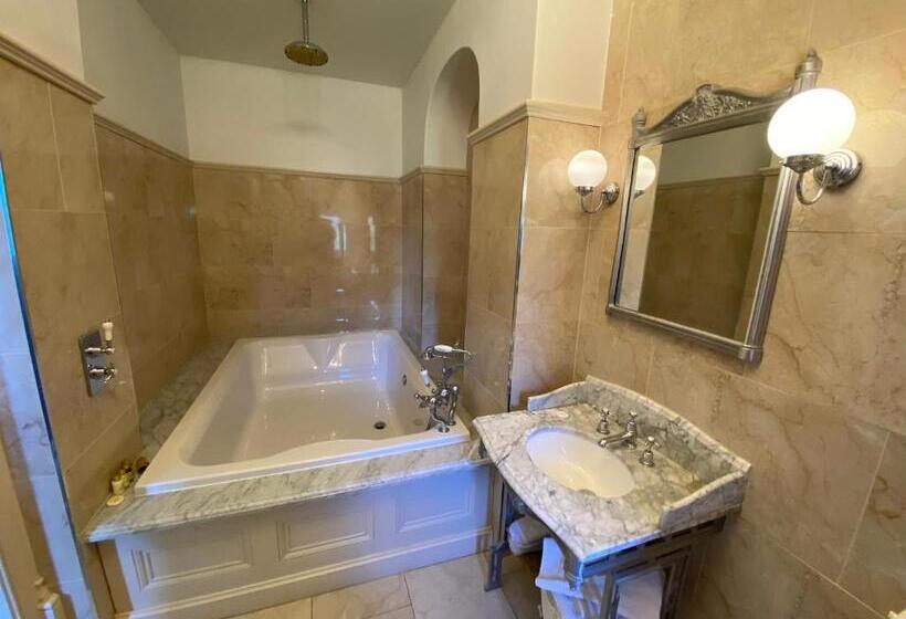 Полулюкс Повышенной Комфортности, Rossington Hall