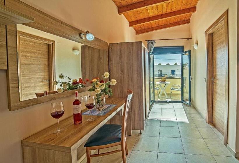 Полулюкс, Blue Aegean Hotel & Suites
