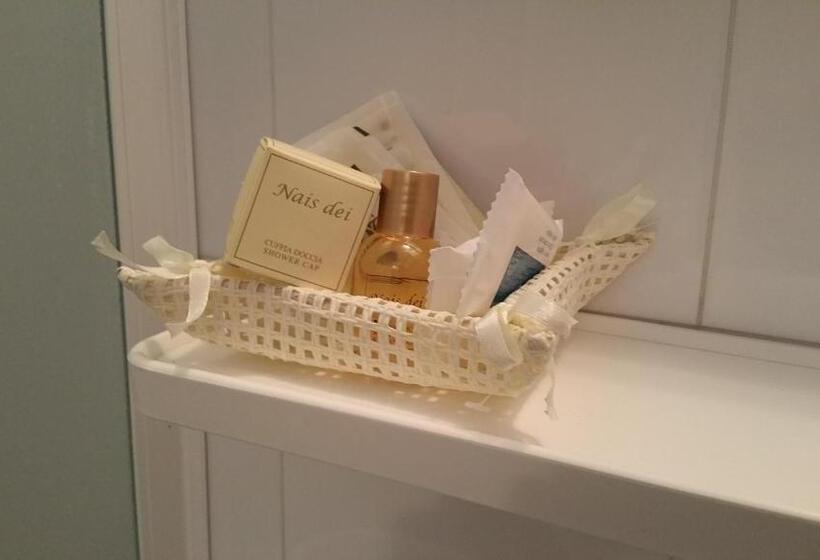 غرفة قياسية, Canasta