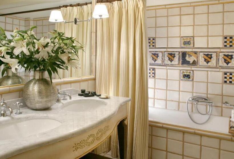 جناح, Le Convivial Luxury Suites & Spa