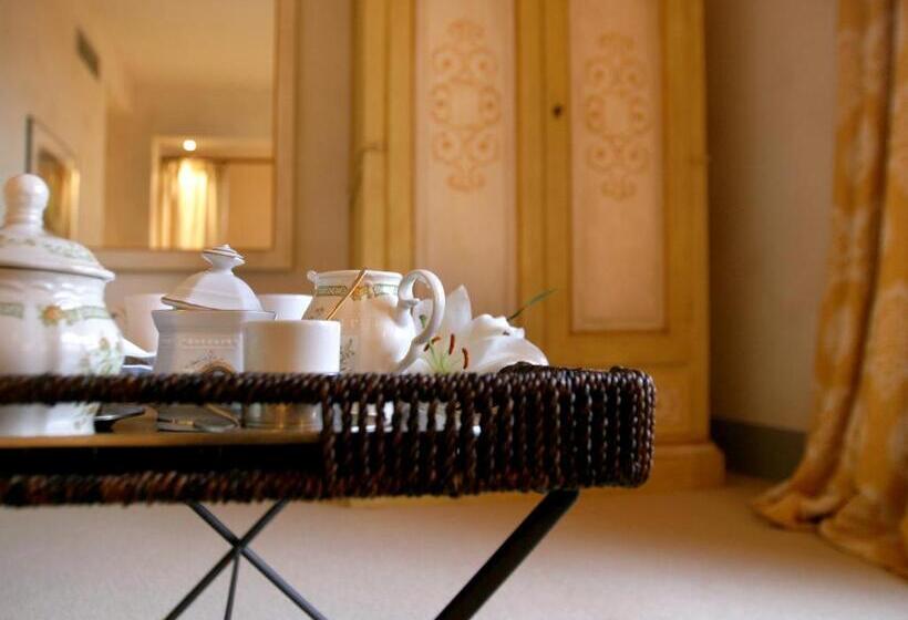 جناح, Le Convivial Luxury Suites & Spa