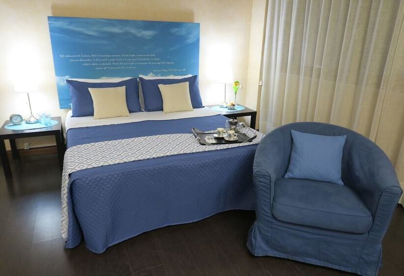 اتاق استاندارد چهار تخته, Mare Nostrum Petit Hôtel