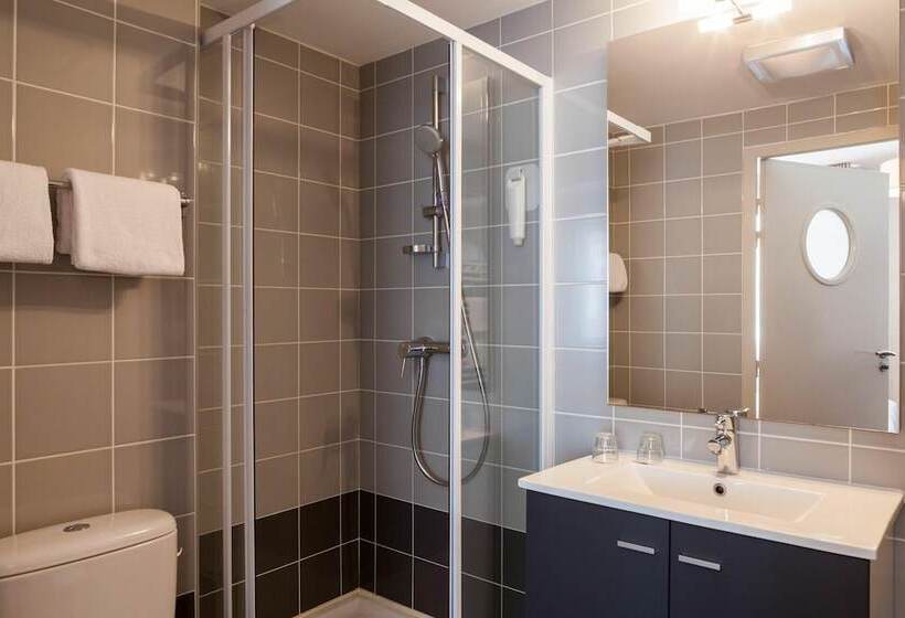 اتاق استاندارد چهار تخته, The Originals City, Hôtel Les Thermes De L Avenue, Dax