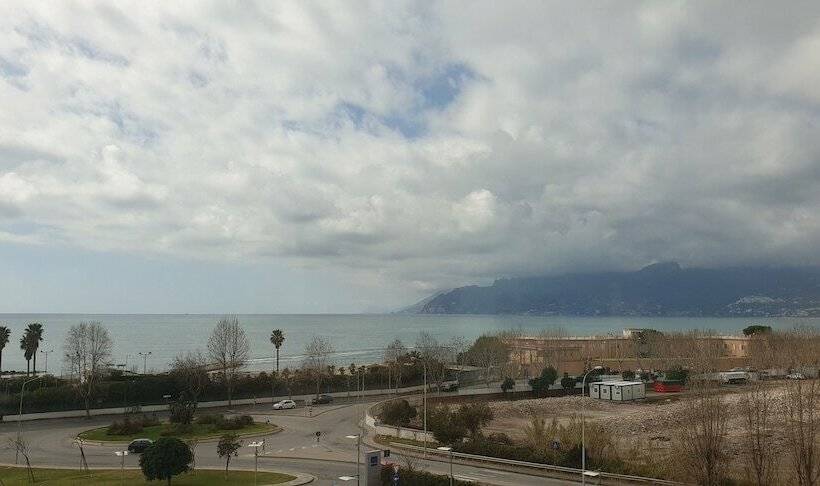 اتاق اجرایی با چشم‌انداز دریا, Novotel Salerno Est Arechi