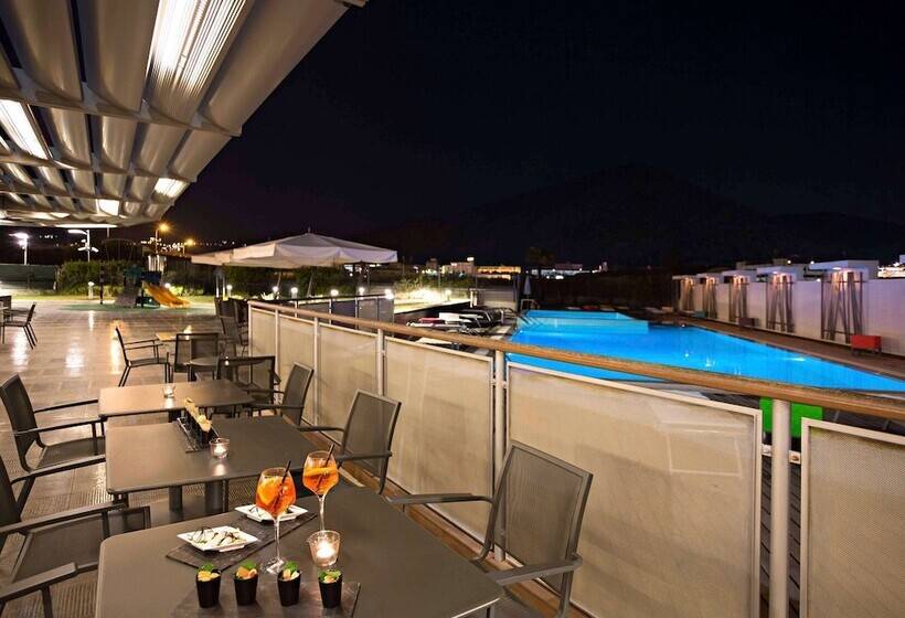 اتاق سوپریور با چشم‌انداز دریا, Novotel Salerno Est Arechi