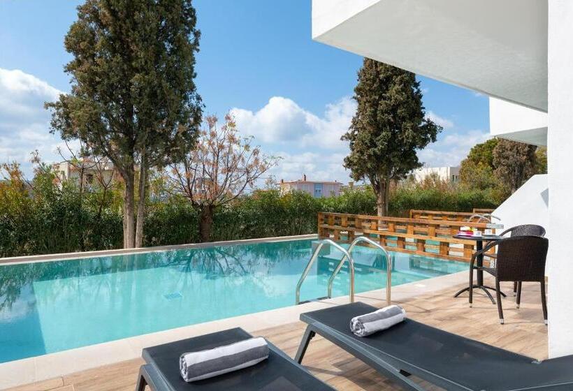 سوئیت جونیور با استخر, Belmare Hotel Adults οnly