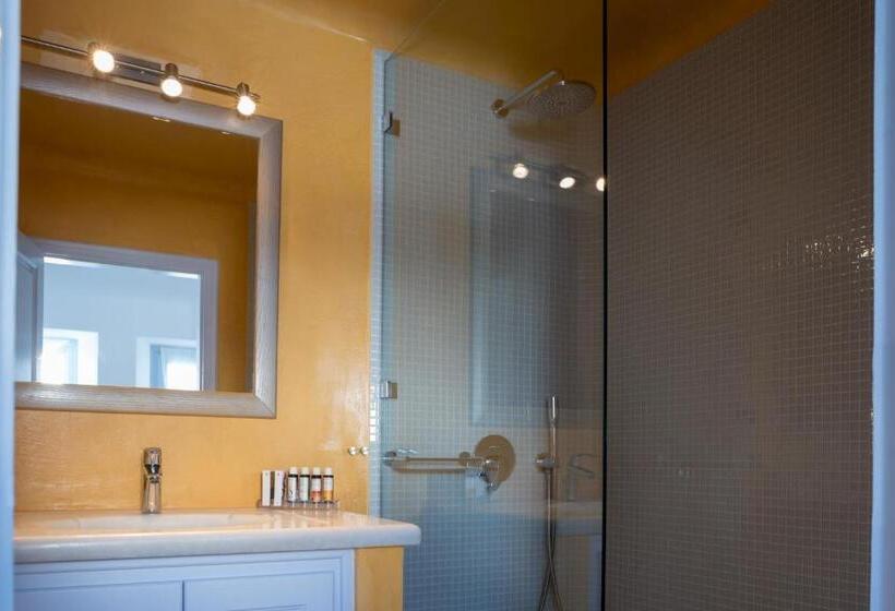 سوئیت با چشم‌انداز, Aria Suites & Villas