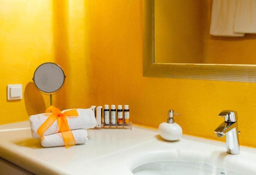 سوئیت با چشم‌انداز, Aria Suites & Villas