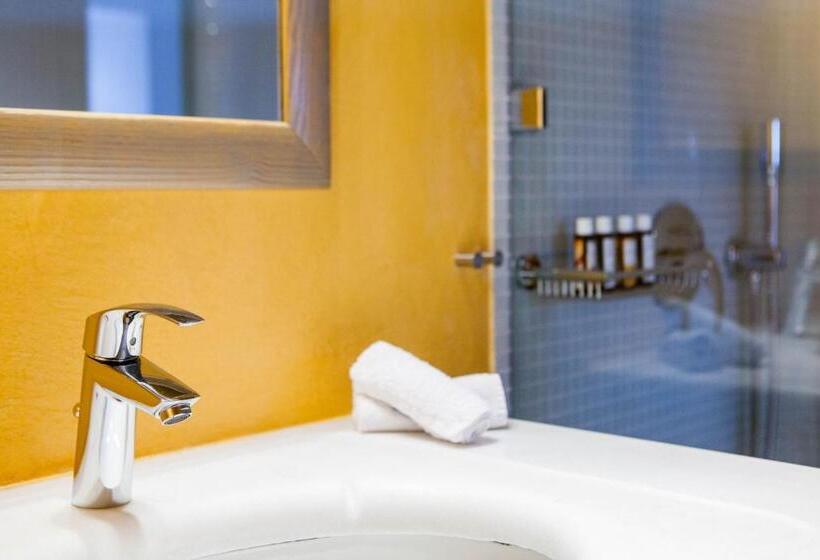 سوئیت با چشم‌انداز, Aria Suites & Villas
