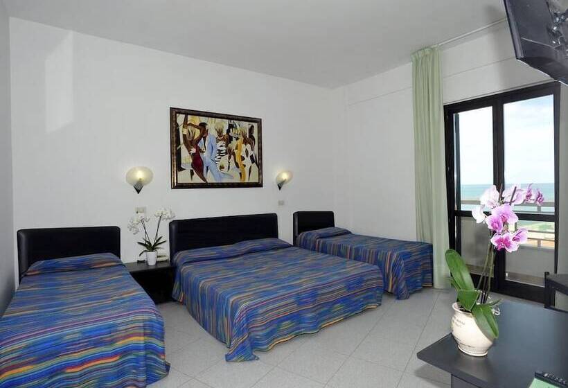 غرفة كلاسيكية ثلاثية, Borgo Marina