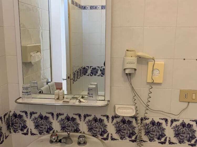 اتاق استاندارد یک نفره, La Balnearia