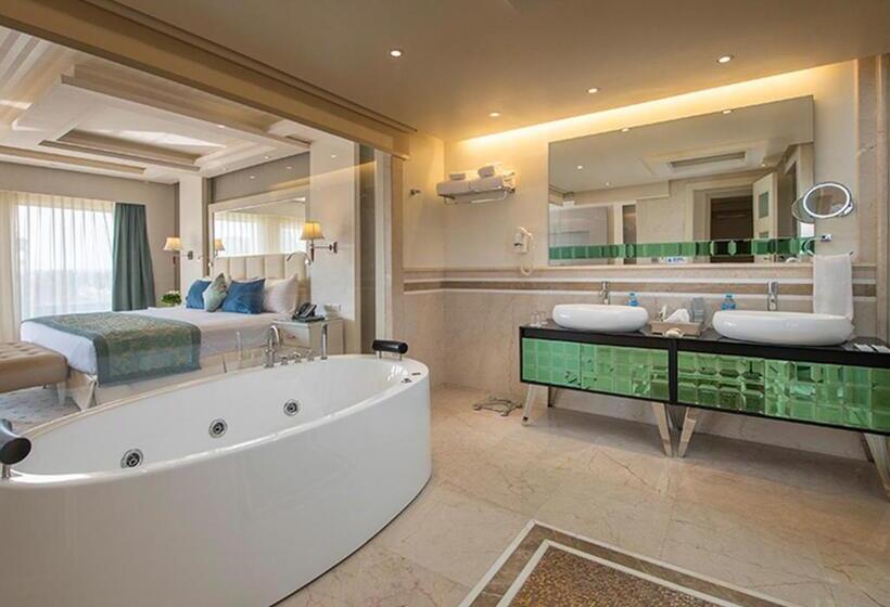 سوییت با چشم‌انداز دریا, Premier Le Reve Hotel & Spa Sahl Hasheesh   Adults Only 16 Years Plus