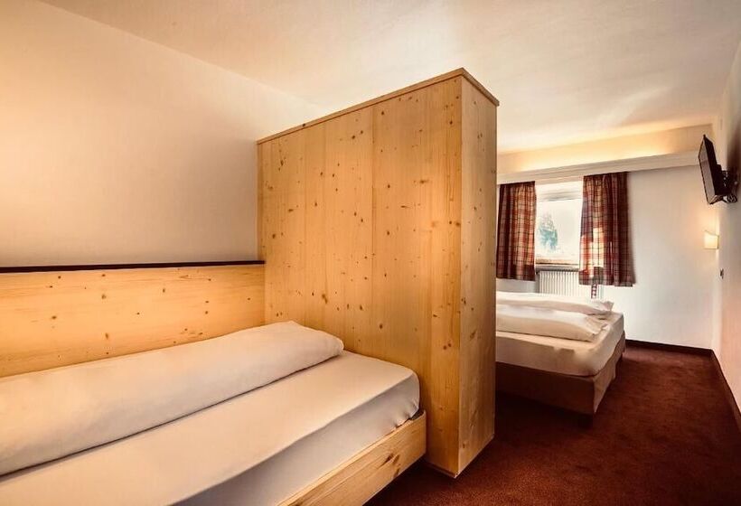 Quarto Triplo Estandar, Cir