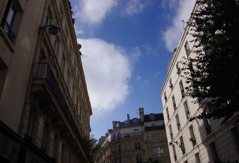اتاق استاندارد, District Republique