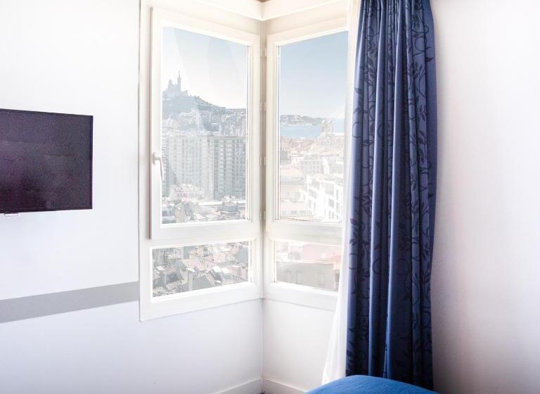 Номер Superior с Видом, Holiday Inn Express Marseille Saint Charles, An Ihg
