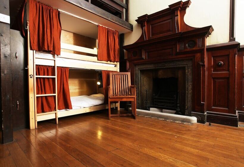 Кровать в Общей Комнате, Palmers Lodge Swiss Cottage