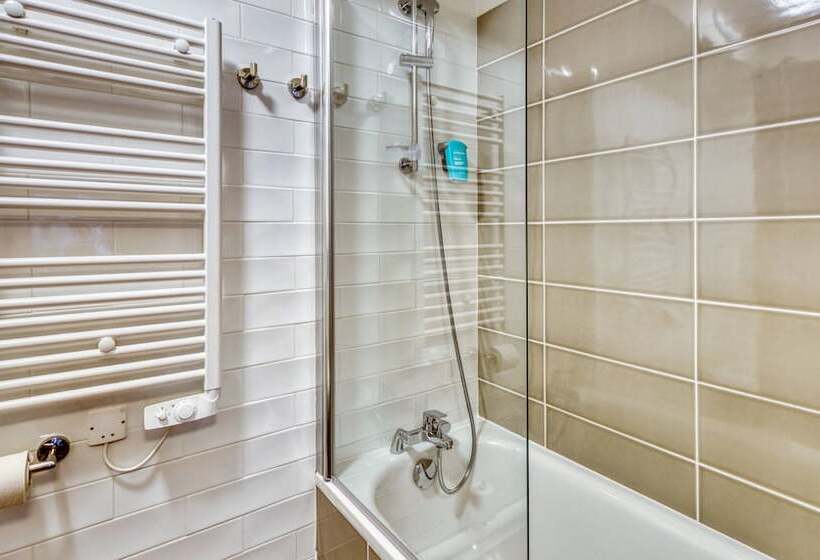 Апартаменты 1 Спальня, Appart City Confort Paris Clichy  Mairie