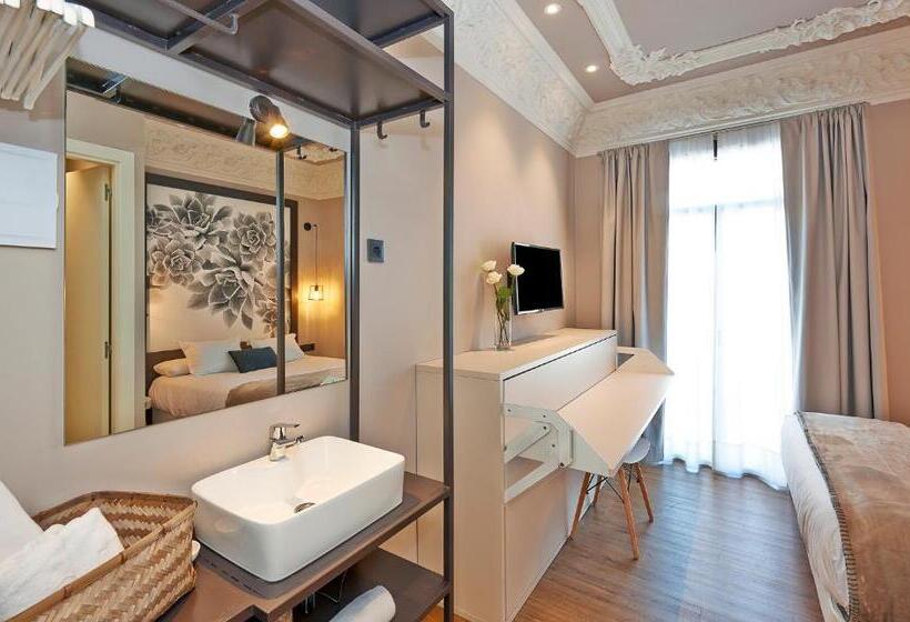 Номер Стандарт, Hostal Central Barcelona