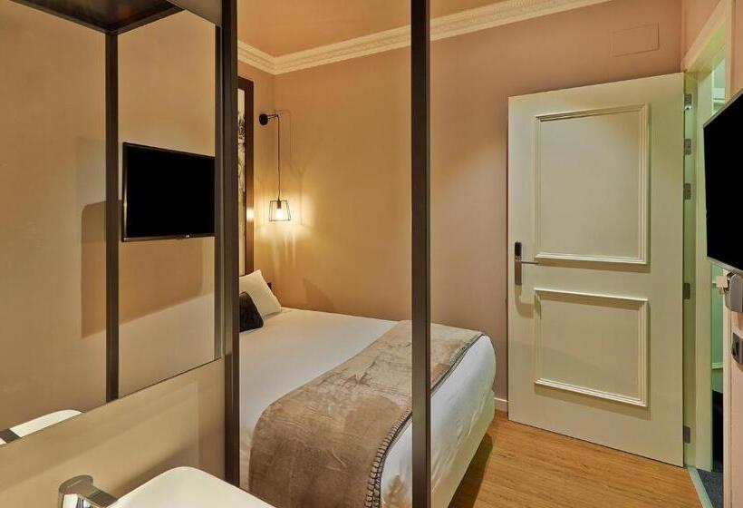 Номер Стандарт, Hostal Central Barcelona