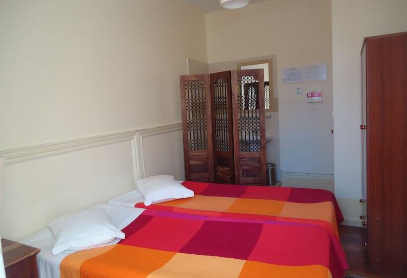 Quarto Standard Casa de Banho Partilhada, Pouso Dos Anjos
