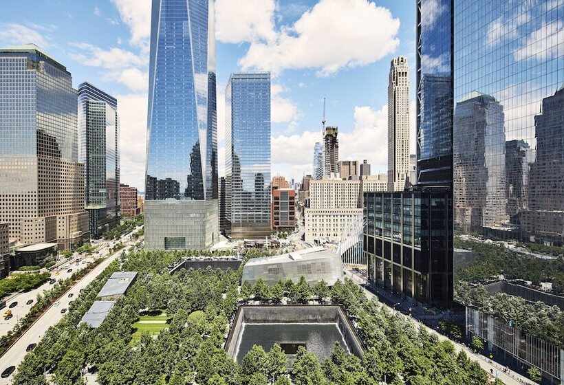 اتاق سوپریور با چشم‌انداز, World Center